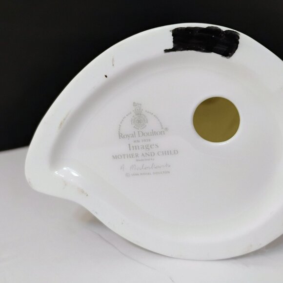 Royal Doulton Mother & Child Porcelain Figurine, Baby Family White Images 11.5" - Picture 5 of 9